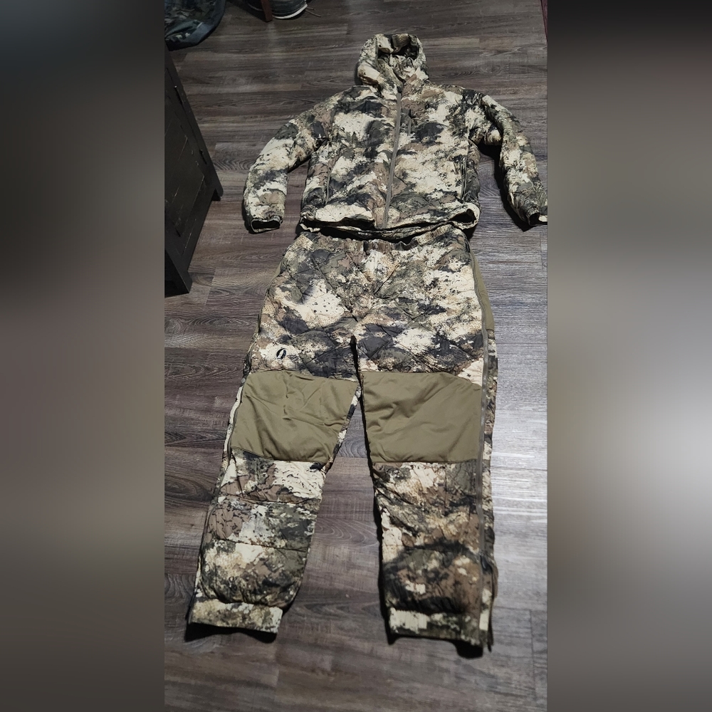 Men's cabellas instinct puffer suit